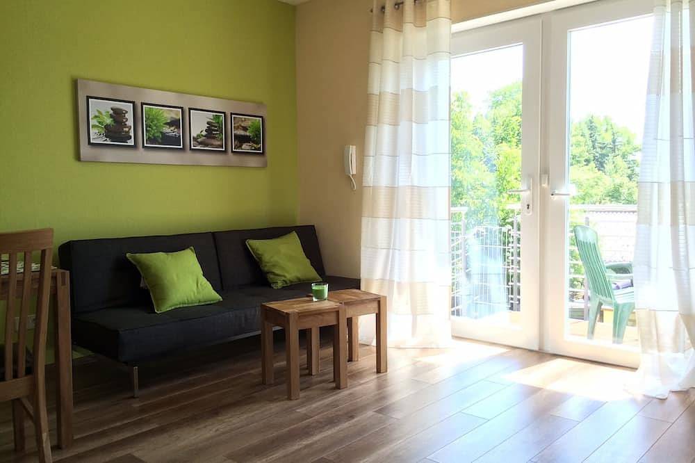 Ganze Wohnung, Nahe Berlin, 1 Zimmer-Apartment, max. 3 Personen + Kind/Baby, 400m vom See in Rangsdorf, Teltow-Fläming