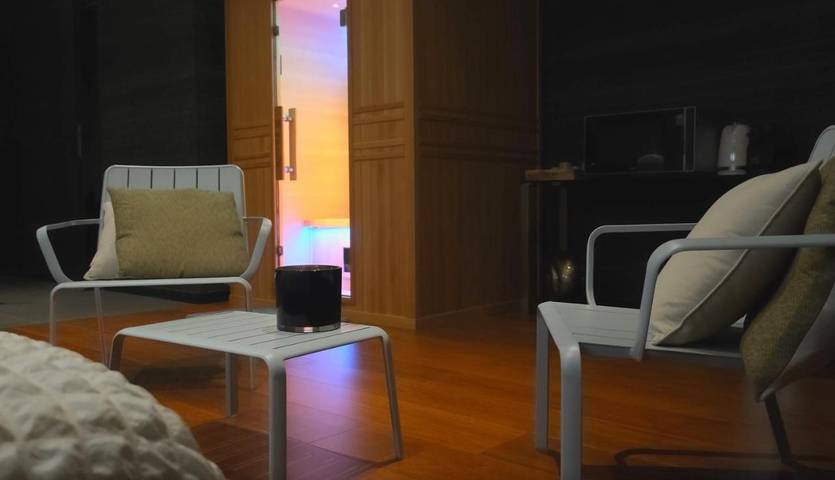 Gîte pour 2 personnes, avec Jacuzzi et Terrasse ainsi que Jardin et Piscine dans Hersin-Coupigny - 2