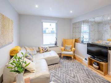 Log Cabin for 4 People in Lincoln, Lincolnshire, Photo 1