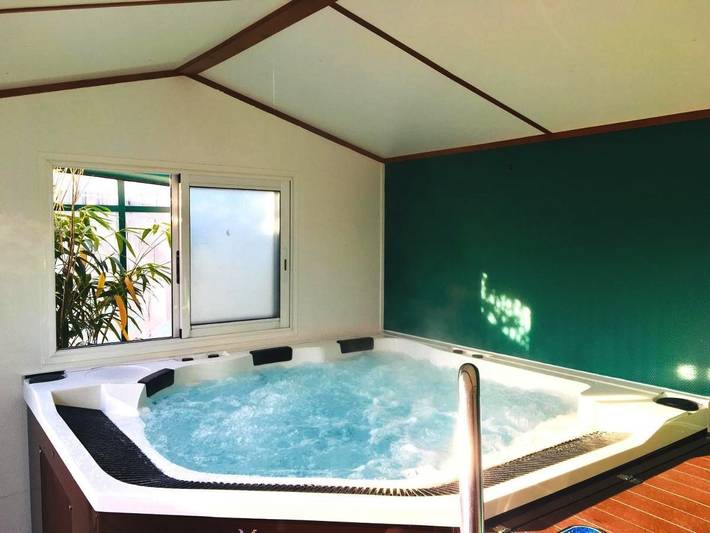 Location de vacances pour 6 personnes, avec jardin et piscine ainsi que jacuzzi et sauna à Rang-du-Fliers - 4