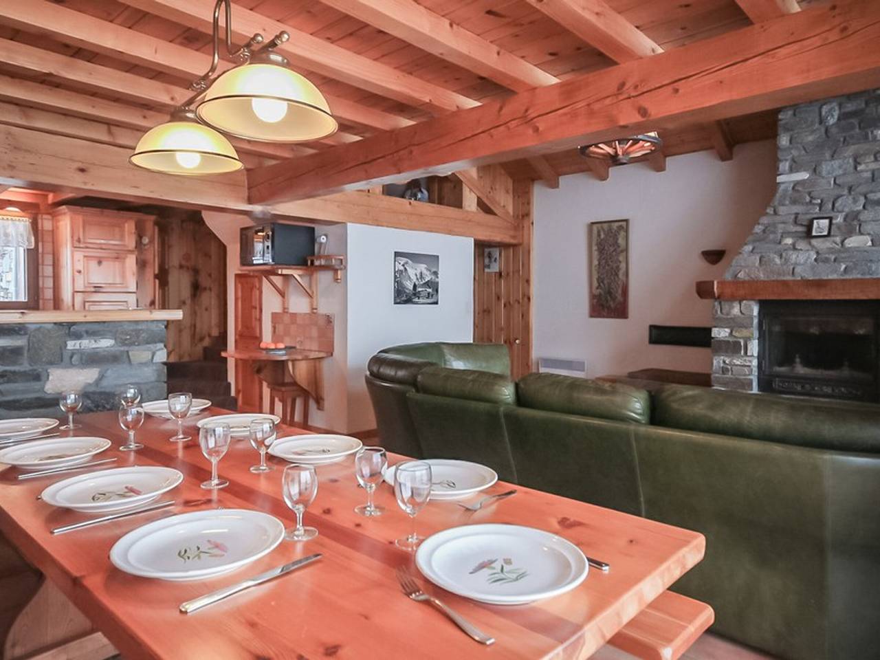 Appartement entier, Chalet spacieux près pistes, 10 pers, balcon panoramique in La Rosière, Montvalezan