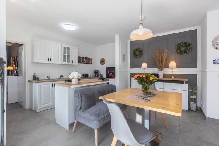 Hel lejlighed, Apartment 'Riekes' with Mountain View, Private Terrace and Wi-Fi in Schmallenberg, Hochsauerlandkreis