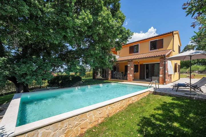 Ferienhaus für 6 Personen, mit Garten und Balkon