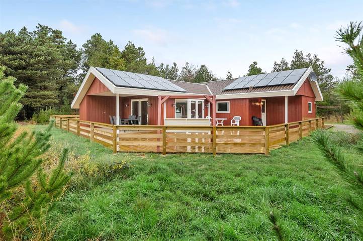 Ferienhaus für 6 Personen, mit Terrasse und Sauna sowie Whirlpool, mit Haustier