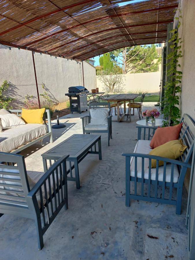 Gîte pour 2 personnes, avec jardin dans Les Paluds de Noves