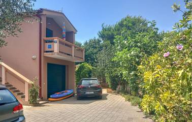 Ferienwohnung für 3 Personen, mit Garten und Terrasse in Nin