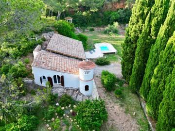 Cottage pour 2 personnes, avec jardin ainsi que vue et piscine à Quarante