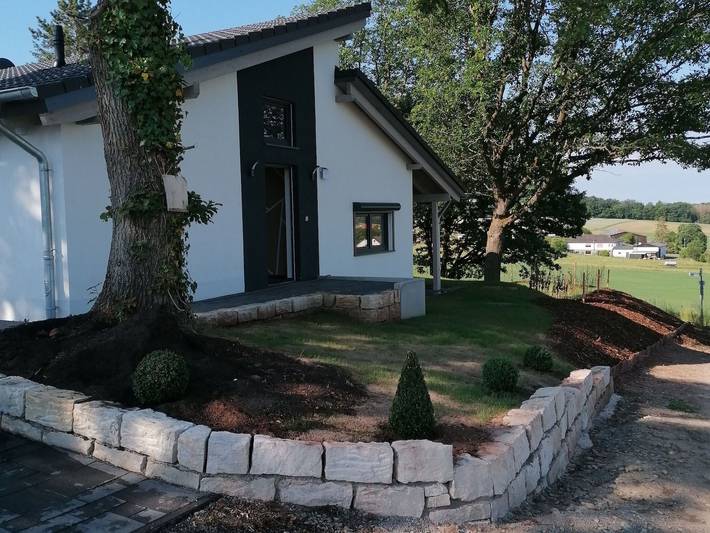 Ferienwohnung für 5 Personen, mit Terrasse und Garten sowie Ausblick, kinderfreundlich - 1