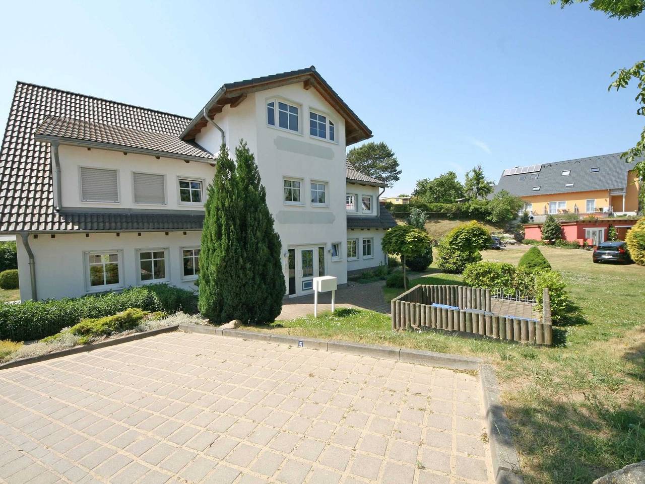 Ganze Ferienwohnung, Csp: Dünenhaus Göhren Ferienwohnungen in ruhiger Lage - Dünenhaus Göhren Whg. 04 mit 2 Balkone Süd/West in Göhren, Rügen
