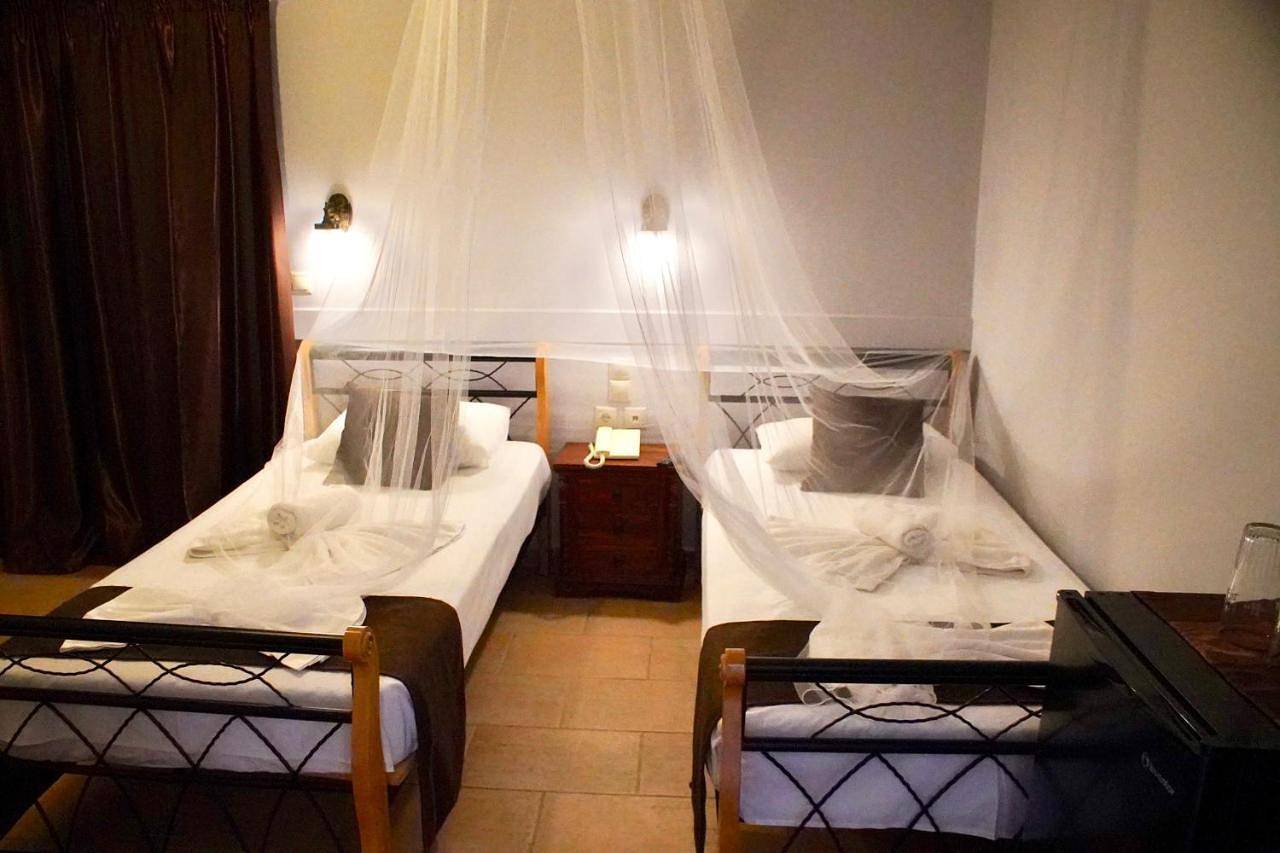 Double Room in Cythère