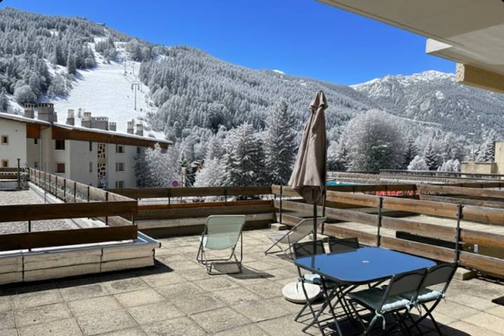 Gîte pour 4 personnes, avec terrasse dans Office De Tourisme De Serre Chevalier Bureau De Saint Chaffrey - 2