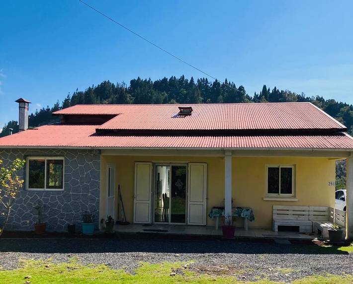 Location de vacances pour 2 personnes, avec jardin ainsi que vue et terrasse dans Cité du Volcan - 3