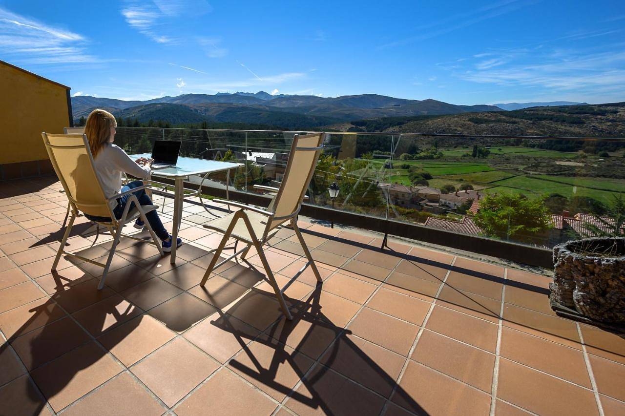 Chalet in Hoyos del Espino, Provincia de Ávila