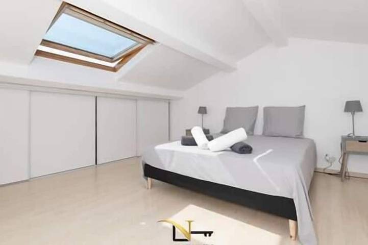 Gîte pour 4 personnes, avec piscine dans Port des Oursinières - 2