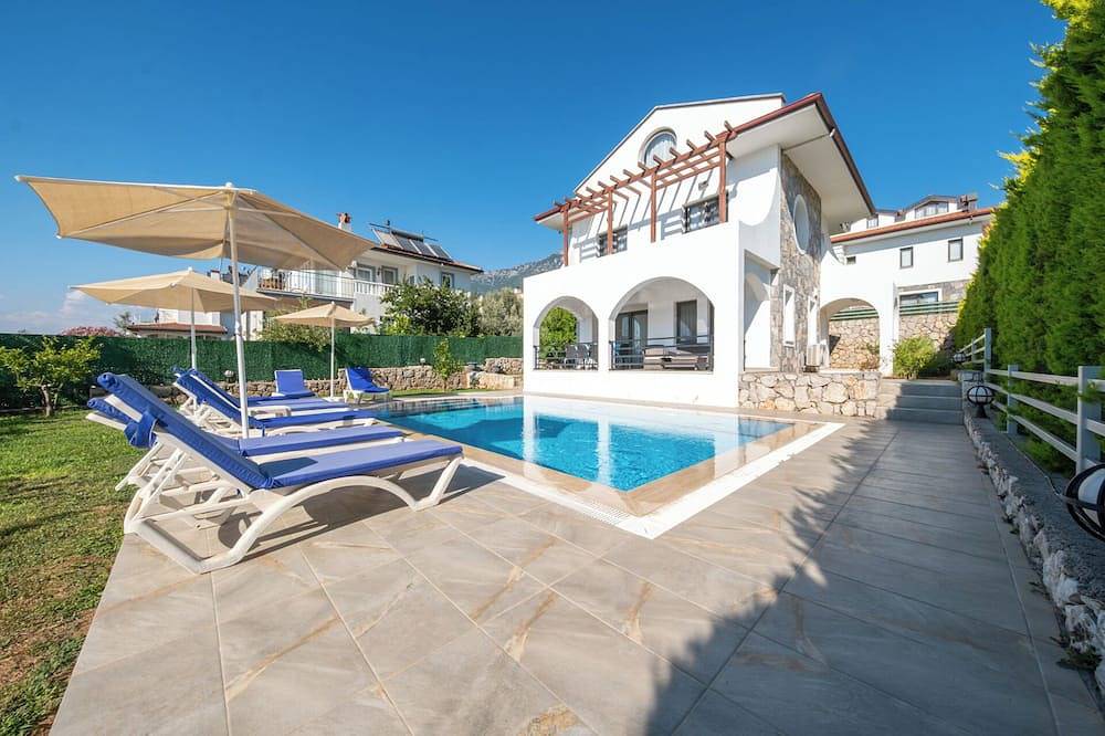 Turquoise Shores Villa Oludeniz close to the Beach | 4br Family-Friendly Villa in Fethiye, Egeo Turco
