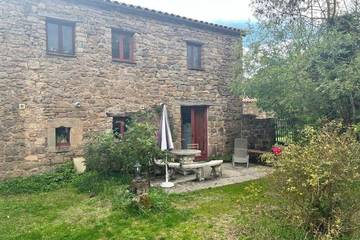 Gîte pour 3 personnes, avec jardin à Avène