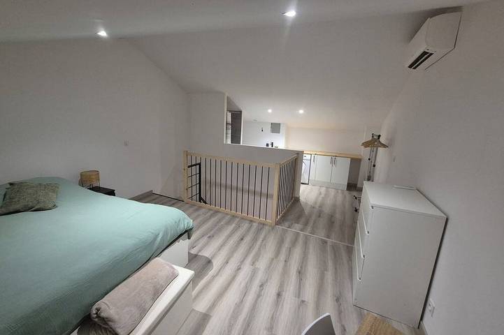 Entire apartment, New, fully-equipped, furnished apartment in a quiet neighborhood. in Bollène, Vaucluse
