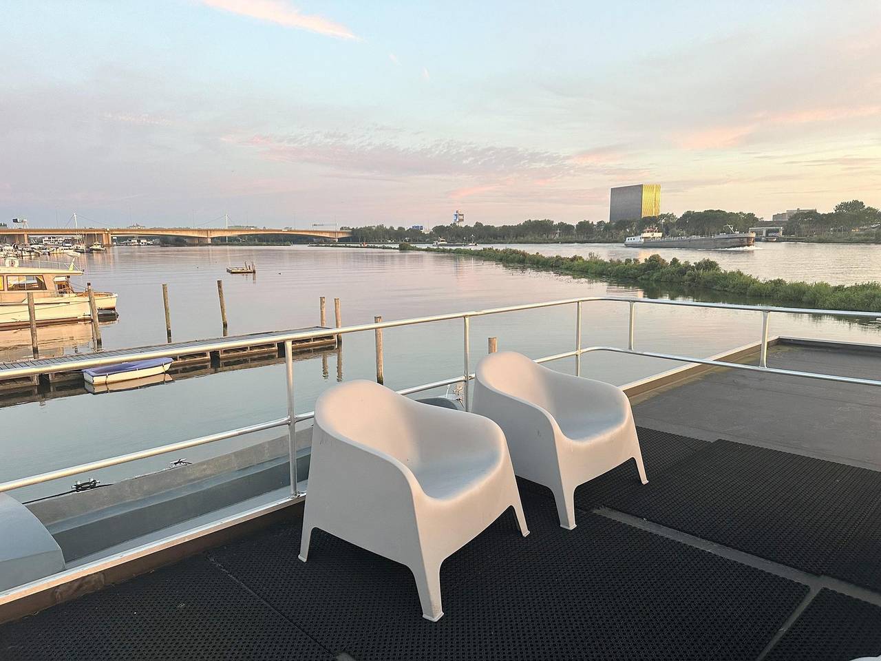 Marina Parcs — Gîte du port+ avec terrasse sur le toit et balcon (4-6 pers) à Amsterdam in Amsterdam Oost, Côte hollandaise