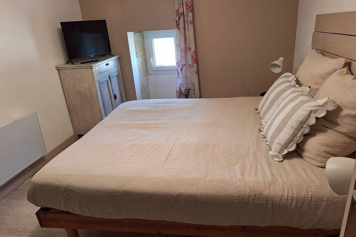 Location de vacances pour 14 personnes, avec jardin à Champagnolles - 2