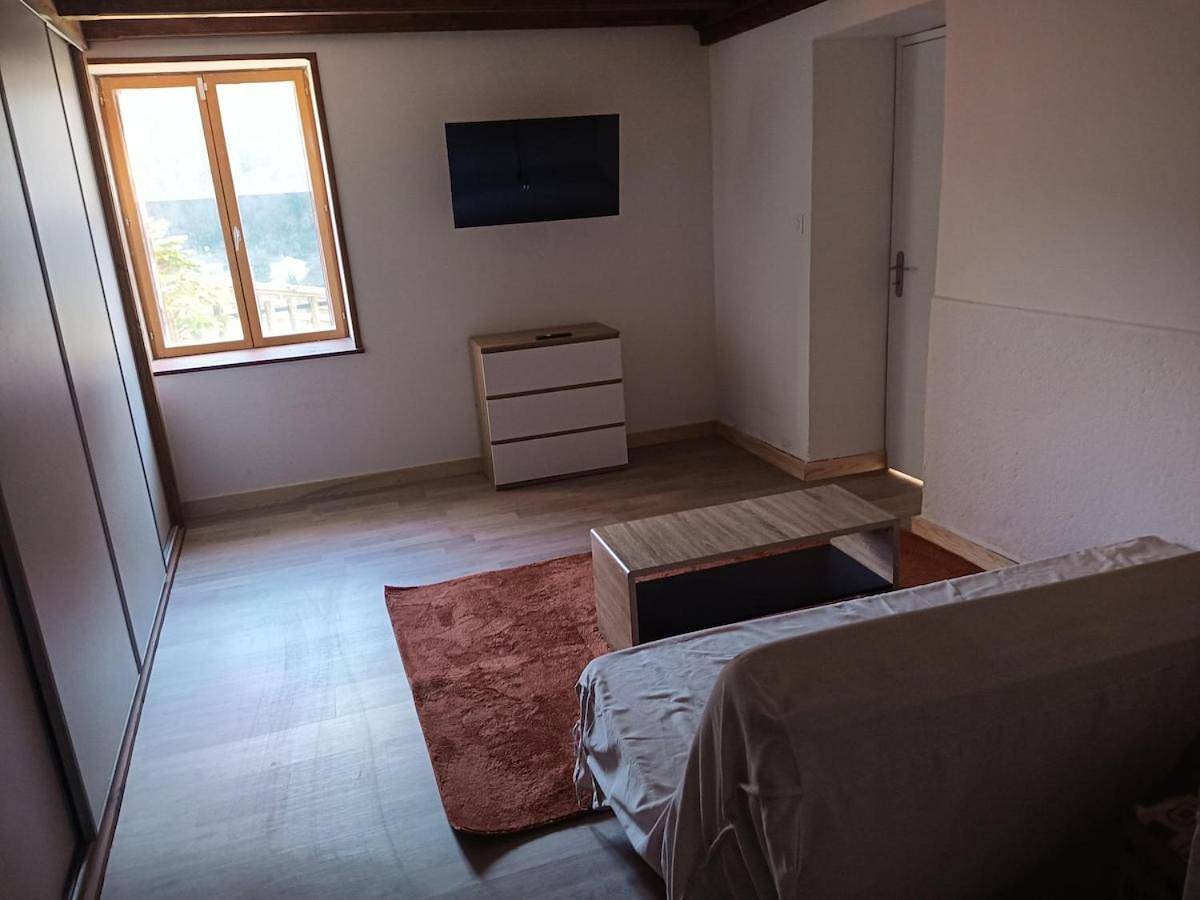 Laura Happy Guest House in Tenay, Belley