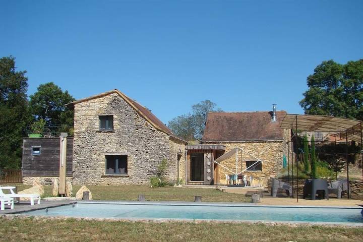 Location de vacances pour 7 personnes, avec Balcon et Terrasse ainsi que Jardin et Piscine à Campagnac-lès-Quercy