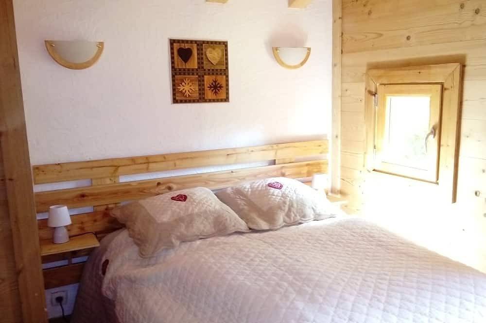 Mazot (petit chalet) déco montagnarde, confortable et bien équipé. in Servoz, Région de Bonneville