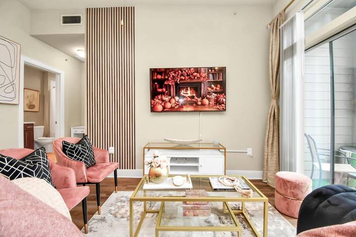 Ferienwohnung für 2 Personen, mit Ausblick und Pool sowie Balkon in Houston