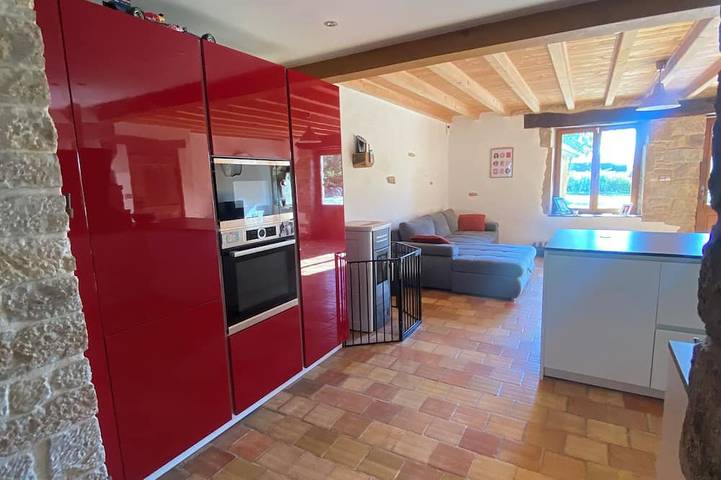 Gîte pour 9 personnes dans Cesancey