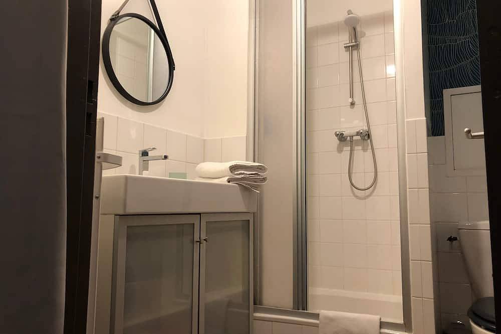 Appartement entier, Studio avec balcon & parking gratuit in Tours, Région de Tours