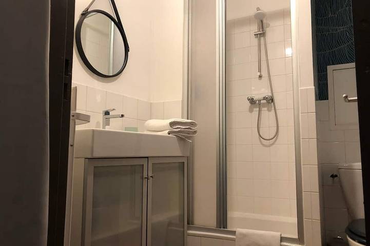 Appartement entier, Studio avec balcon & parking gratuit in Tours, Région de Tours