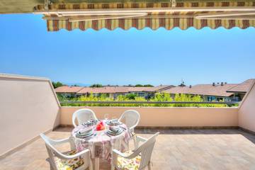 Vakantieappartement voor 4 Personen in Desenzano del Garda, Garda Bergen, Afbeelding 2