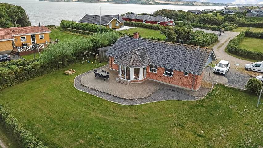 Villa for 6 personer, med Balkon/Terrasse og Jacuzzi i Gjeller Odde