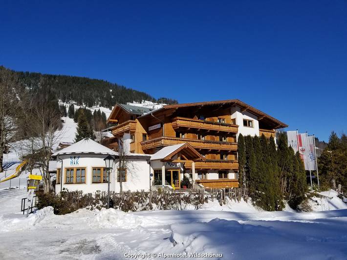 Ferienwohnung für 20 Personen, mit Terrasse und Garten sowie Pool und Sauna in Wildschönau