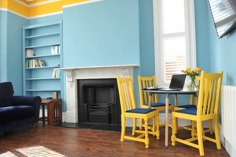 An apartment that sleeps 2 guests  in 1 bedroom in Cheltenham, Gloucestershire