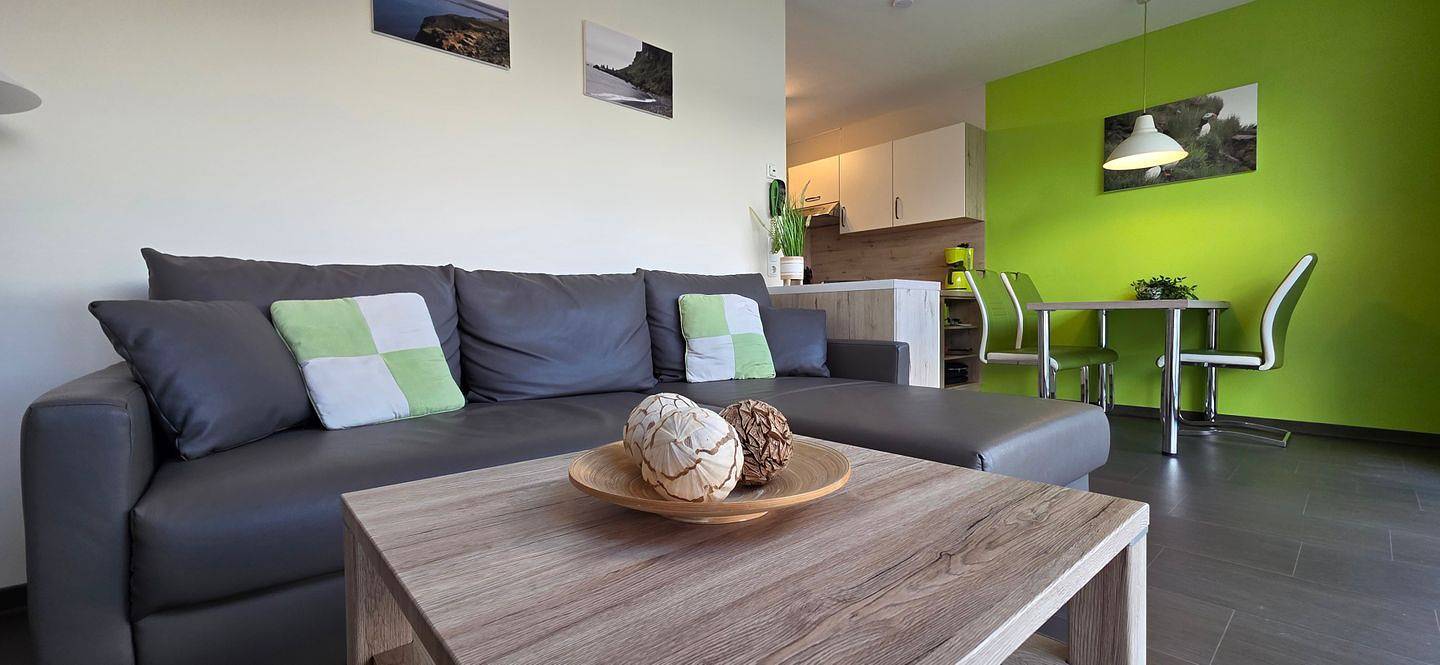 Ganze Wohnung, 2-Zimmer-Ferienwohnung mit Balkon inkl. 3 Fahrräder und Wlan in Gelbensande, Rostock und Umgebung