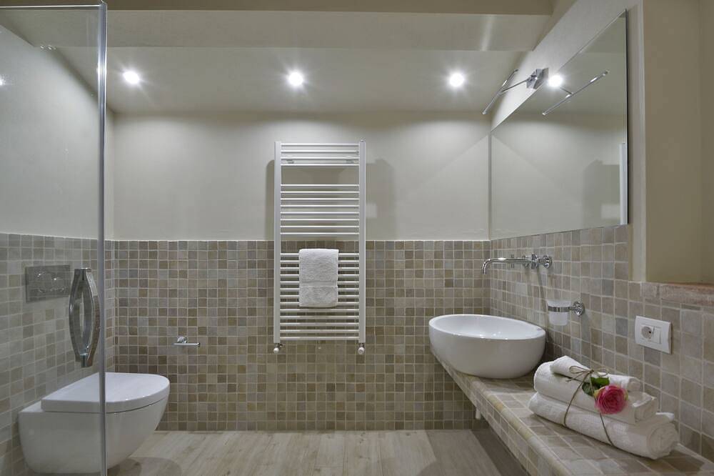 Fienile: luxury countryside villa, shared pool, ideal base to discover Tuscany in Siena, Siena Province