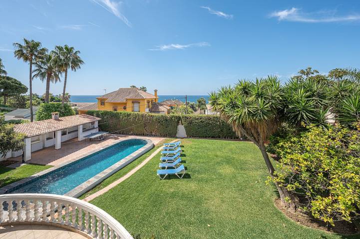 Marbella Villa for 16 Guests – Heated Pool in Las Chapas, Marbella