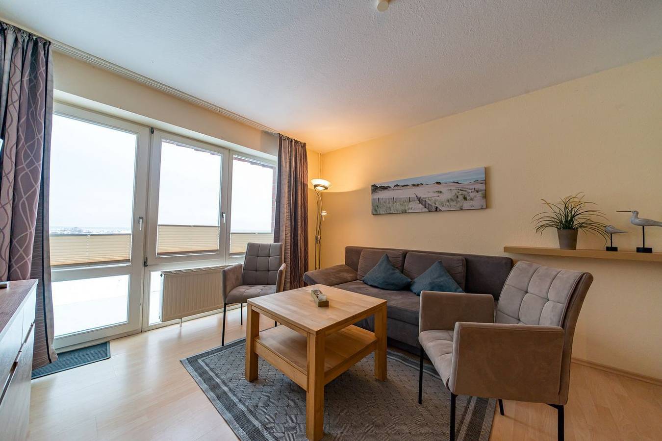 Ganze Wohnung, Hübsches Maisonette-Ferienapartment mit Balkon und tollem Blick zur Nordsee in Schillig Strand, Wangerland
