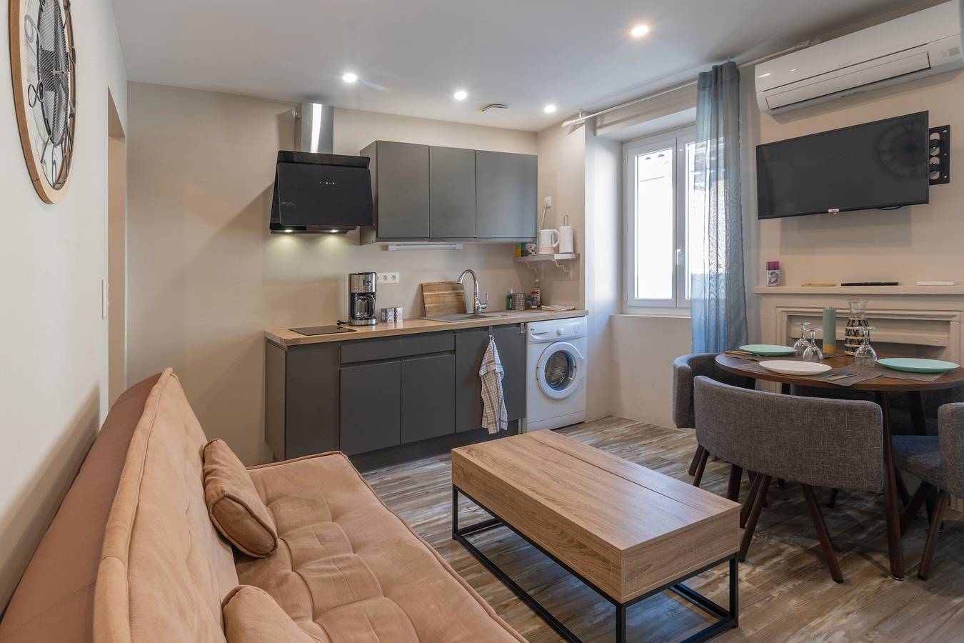 Apartamento entero, Apartamento '107 - T2 Acogedor' con Wi-Fi y Aire Acondicionado in Bourg-Saint-Andéol, Privas