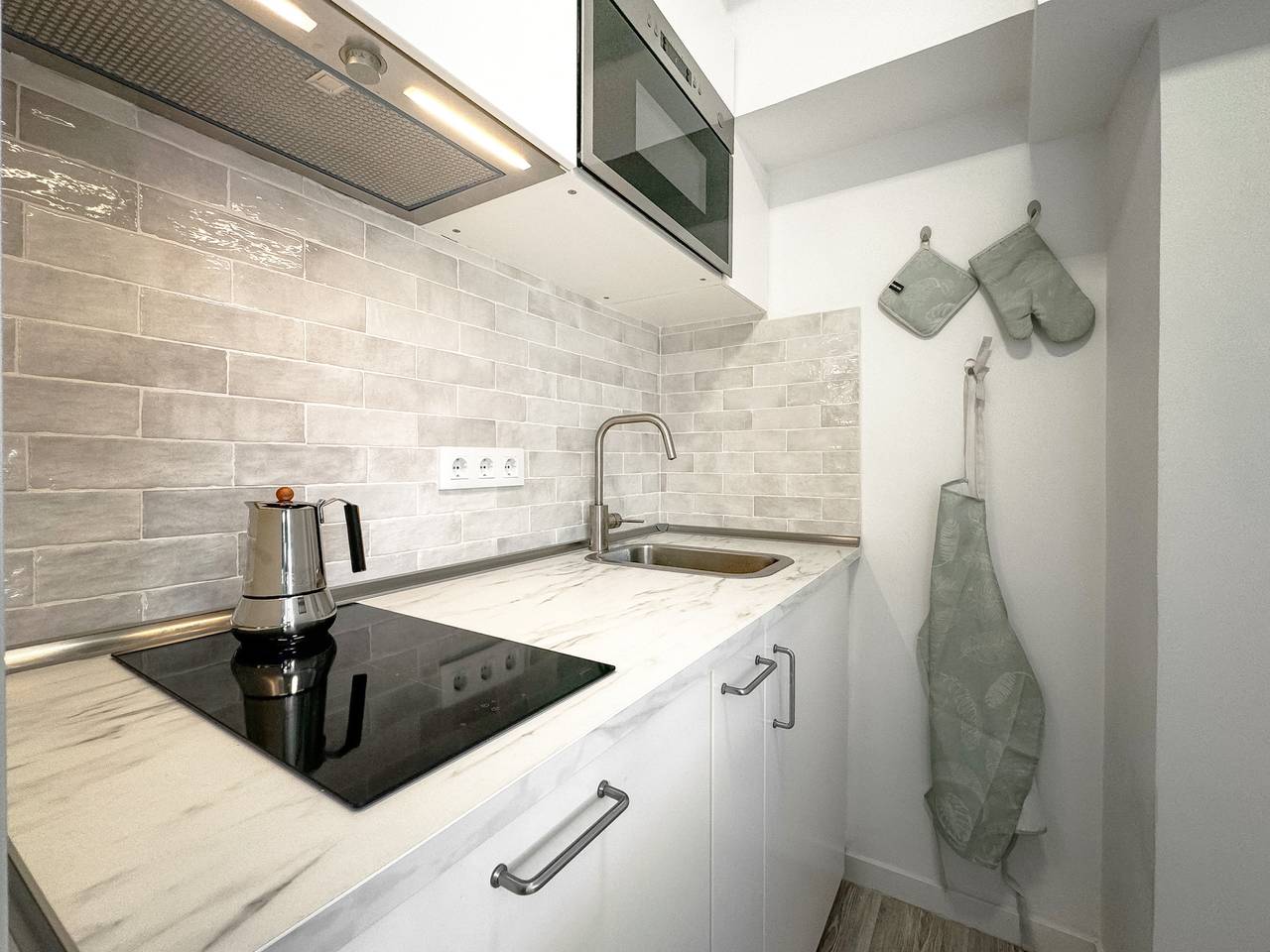 Entire vacation apartment, M (Vde612)Lima: habitación perfecta para vivir y c in Madrid, Madrid Province
