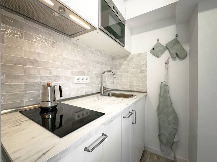 Ganze Ferienwohnung, M Lima: habitación perfecta para vivir y in Madrid, Área Metropolitana de Madrid