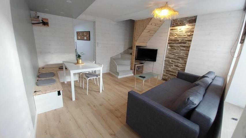 Location de vacances pour 7 personnes, avec jardin et vue à Fumay