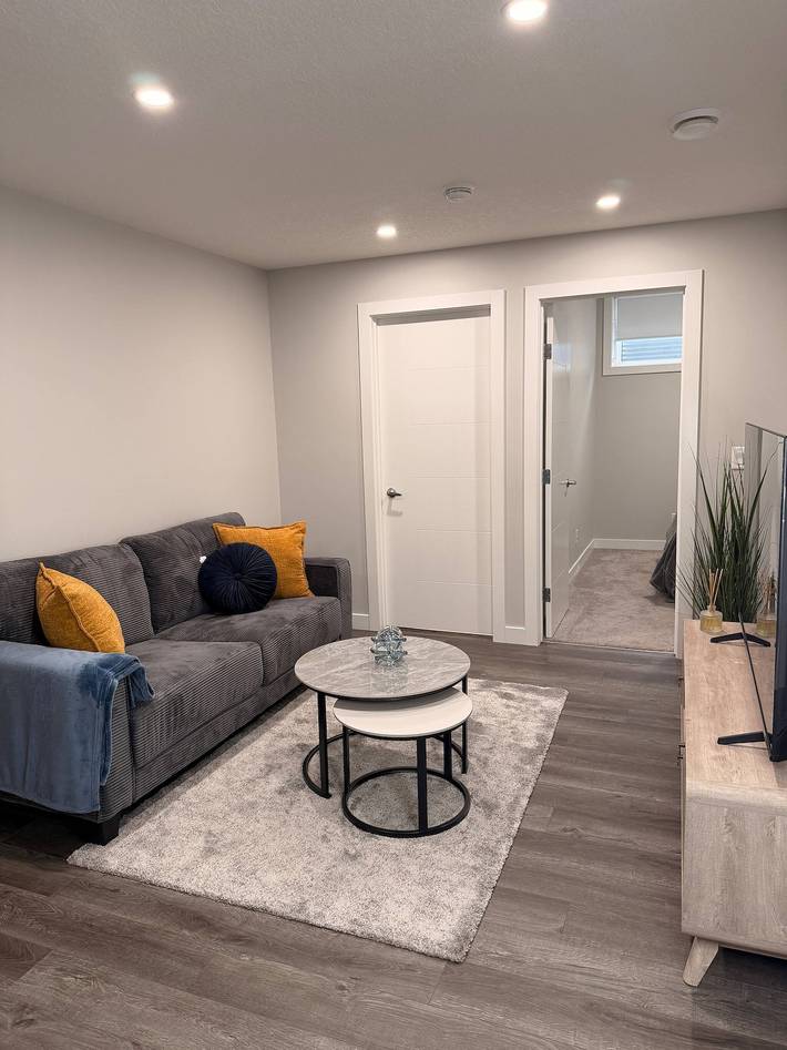 Cozy and comfortable in Calgary, Canadian Rocky Mountains