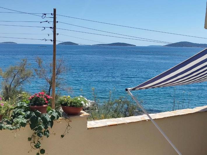 Ferienwohnung für 5 Personen, mit Meerblick und Balkon sowie Garten in Dalmatien - 2
