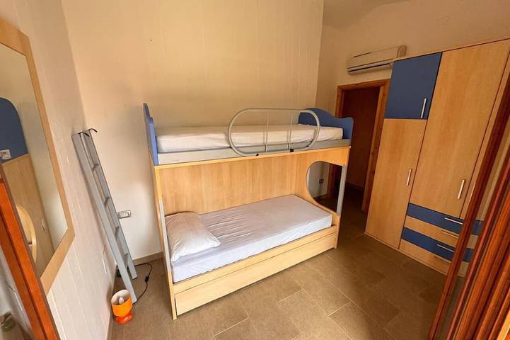 Village vacances pour 6 personnes, avec Jacuzzi ainsi que Jardin et Piscine en Sardaigne - 3