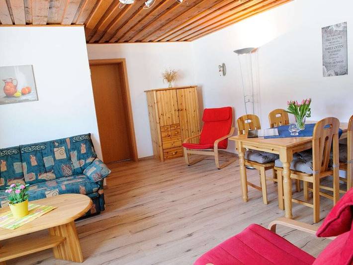 - Reit und Ferienanlage Tannenhof in Korbach, Waldecker Land