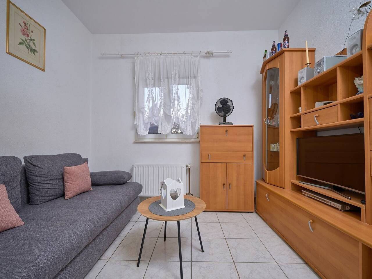 Appartement entier, M Charmante Wohnung mit Gemeinschaftspool in Grljevac (Podstrana), Podstrana