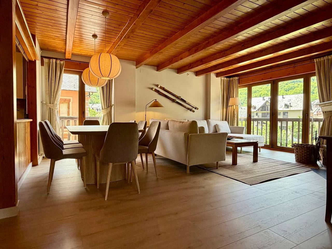 Appartement entier, Appartement de vacances pour 7 personnes avec balcon in Vielha, Vielha e Mijaran