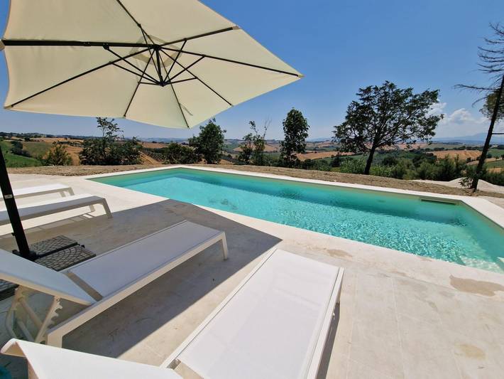Ferienwohnung für 3 Personen, mit Pool und Garten