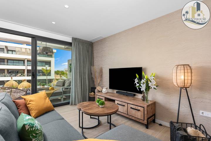 Entire apartment, Apartment 'Penthouse Santa Rosalia' with Private Pool, Wi-Fi and Air Conditioning in Mar Menor Polaris World, Torre Pacheco